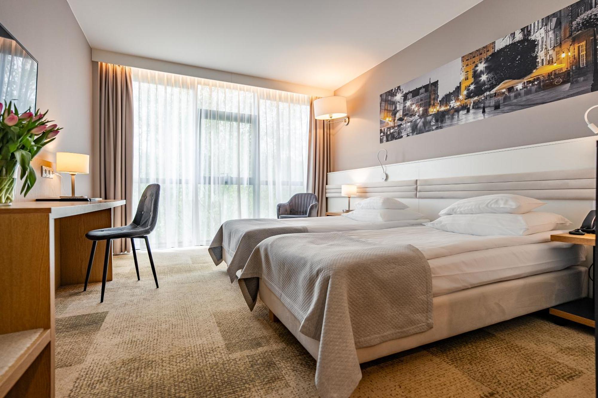 Hotel Platan Gdansk Bagian luar foto